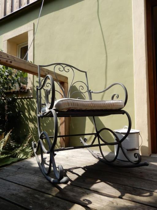 Ferienwohnung Laendliches Wohnen Zwischen Erfurt Und Gotha Exterior foto